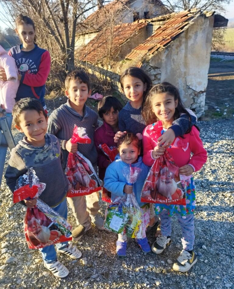 Новогодишни пакетчиња на социјално загрозените семејства!