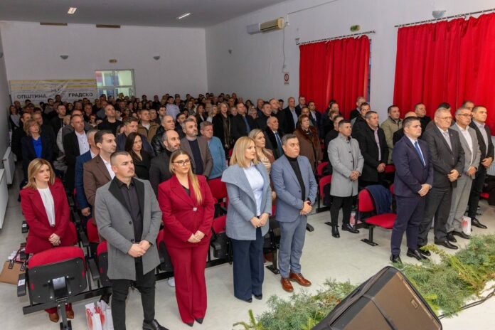 600964464_887443677133579_2272416481675662763_n